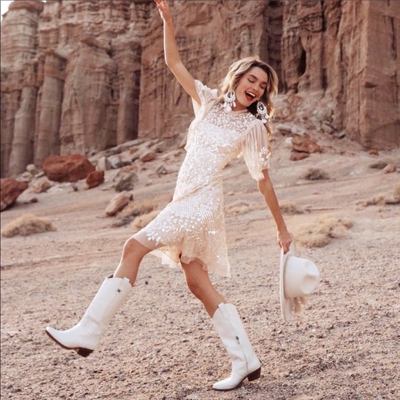 Needle & Thread Dresses & Skirts - NWT Needle & Thread Honesty flower dress size US 8